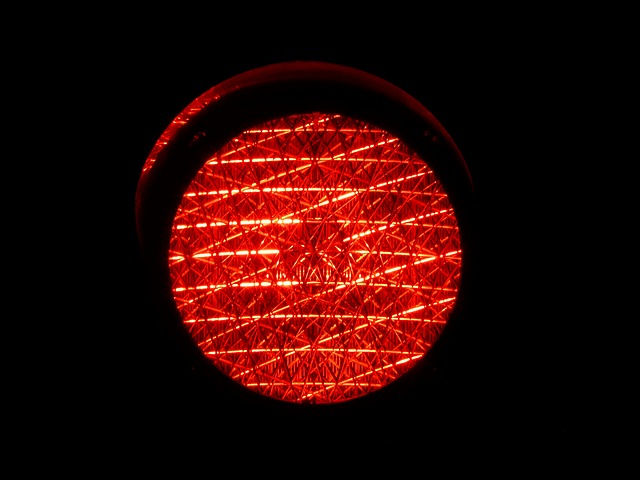 Eine rote Ampel. Symbolbild: Pixabay