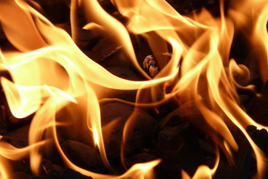 Ein Feuer. Symbolbild: pixabay