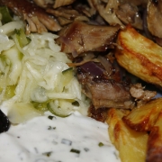 Kostenloses griechisches Essen in der Corona-Krise in Bayreuth.