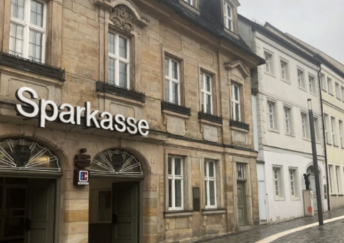 Die Gebäude der Sparkasse Bayreuth in der Opernstraße und Badstraße sind verkauft. Hier soll bald ein Quartier für Kultur entstehen. Archivfoto: Christoph Wiedemann