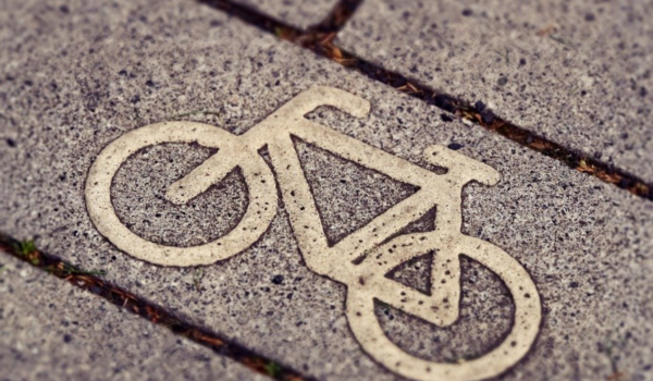 Die CSU-Stadtratsfraktion will prüfen lassen, ob Rad- und Fußwege in Bayreuth erweitert werden müssen. Symbolbild: pixabay