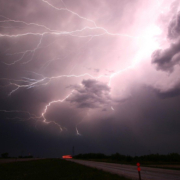 In Franken werden in den kommenden Tagen Überschwemmungen und Gewitter gemeldet. Symboolbild: Pixabay