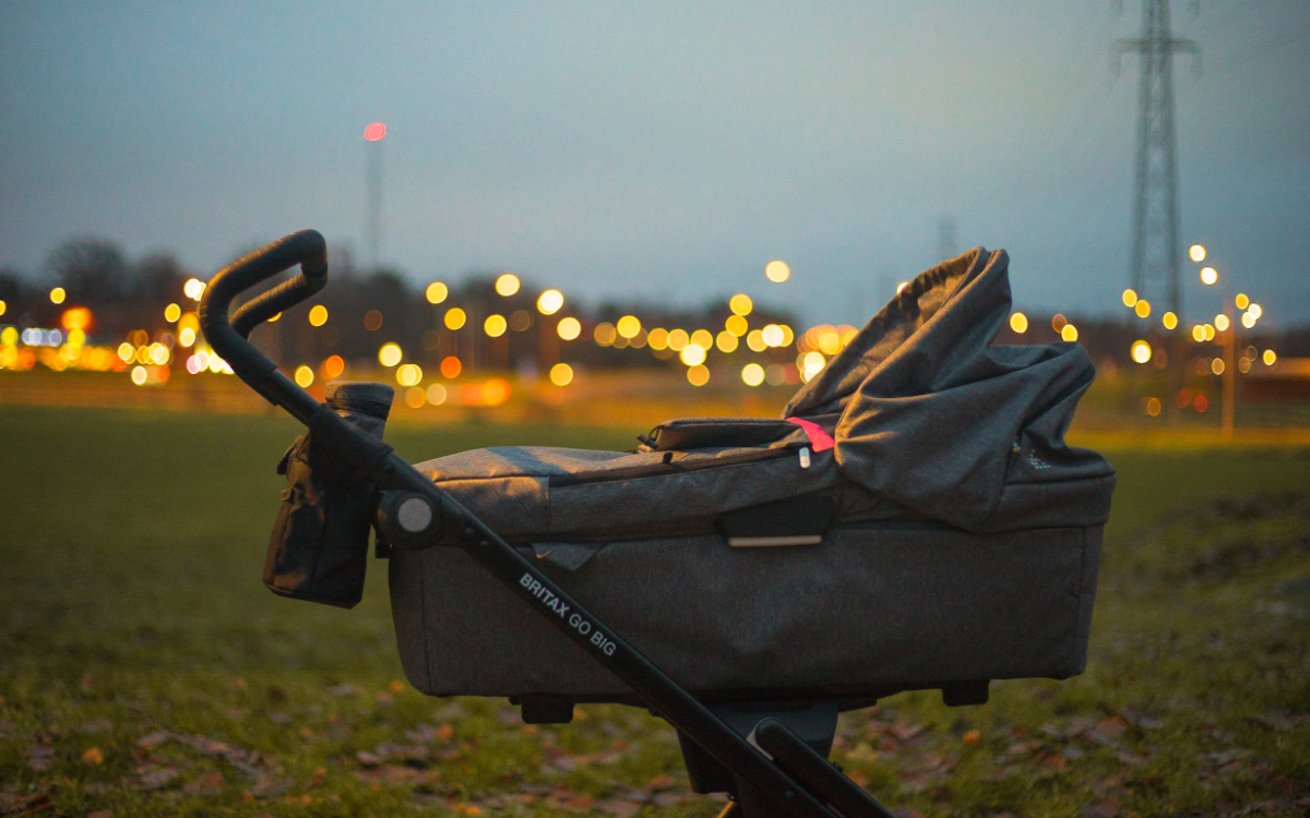 Unbekannte haben in Schwabach in einen Kinderwagen uriniert und gespuckt. Symbolfoto: pexels