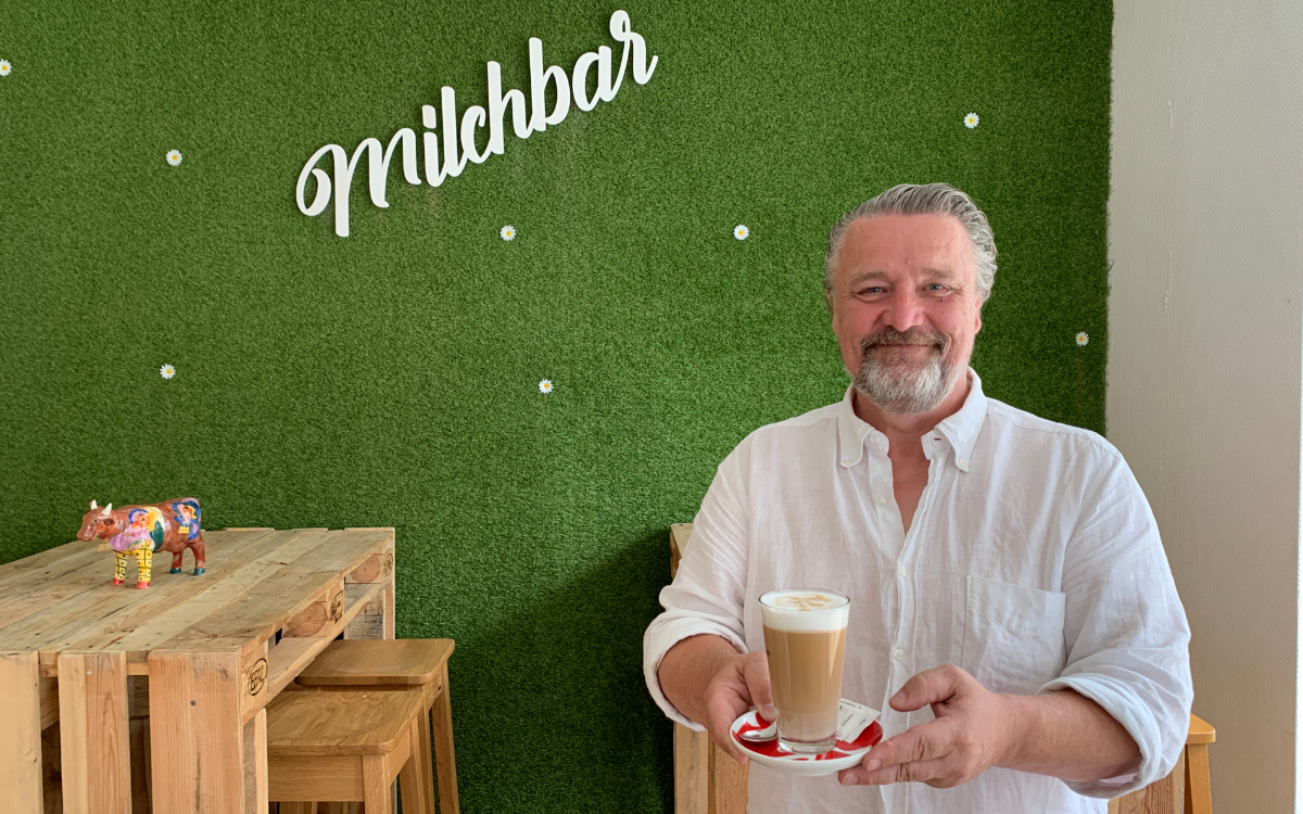 Geschäftsführer Wolfgang Fiebich in der Milchbar in Bayreuth. Foto: Katharina Adler