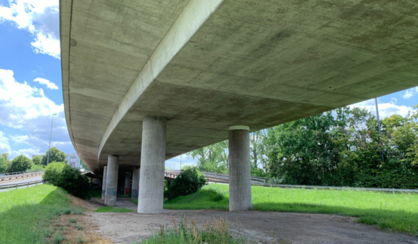 Die Hochbrücke in Bayreuth muss abgerissen und neu gebaut werden. Foto: Katharina Adler