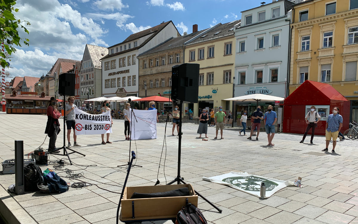 Die Students for Future demonstrierten in Bayreuth gegen den späten Kohleausstieg 2038. Foto: Katharina Adler