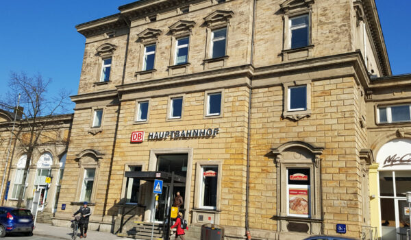 Ein Mädchen wurde im Bayreuther Bahnhof auf die Gleiche gestoßen. Archivfoto: Redaktion