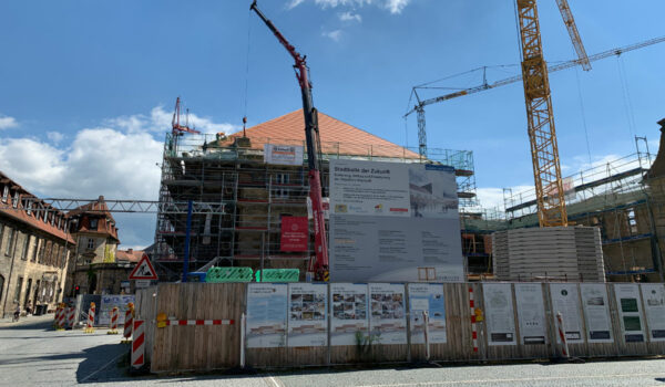 Die Stadthalle Bayreuth ist momentan noch eine Baustelle. Foto: Katharina Adler