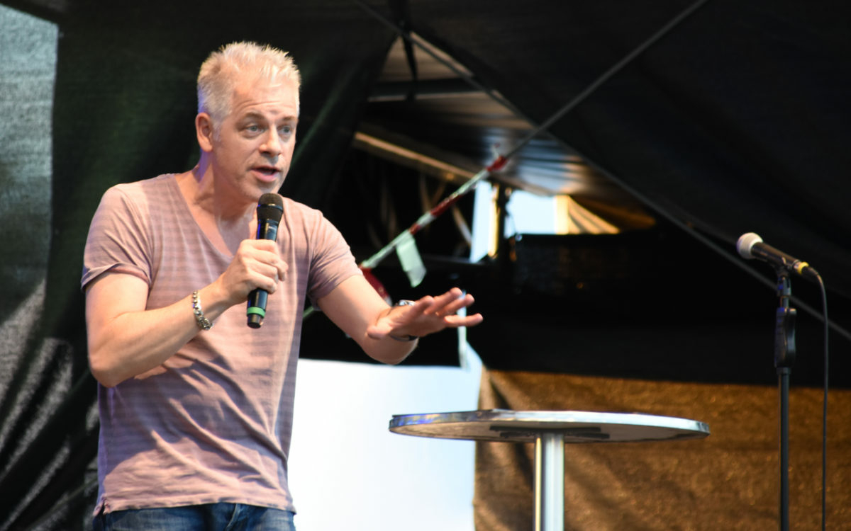 Michael Mittermeier auf der Seebühne in der Wilhelminenaue in Bayreuth. Foto: Christoph Wiedemann