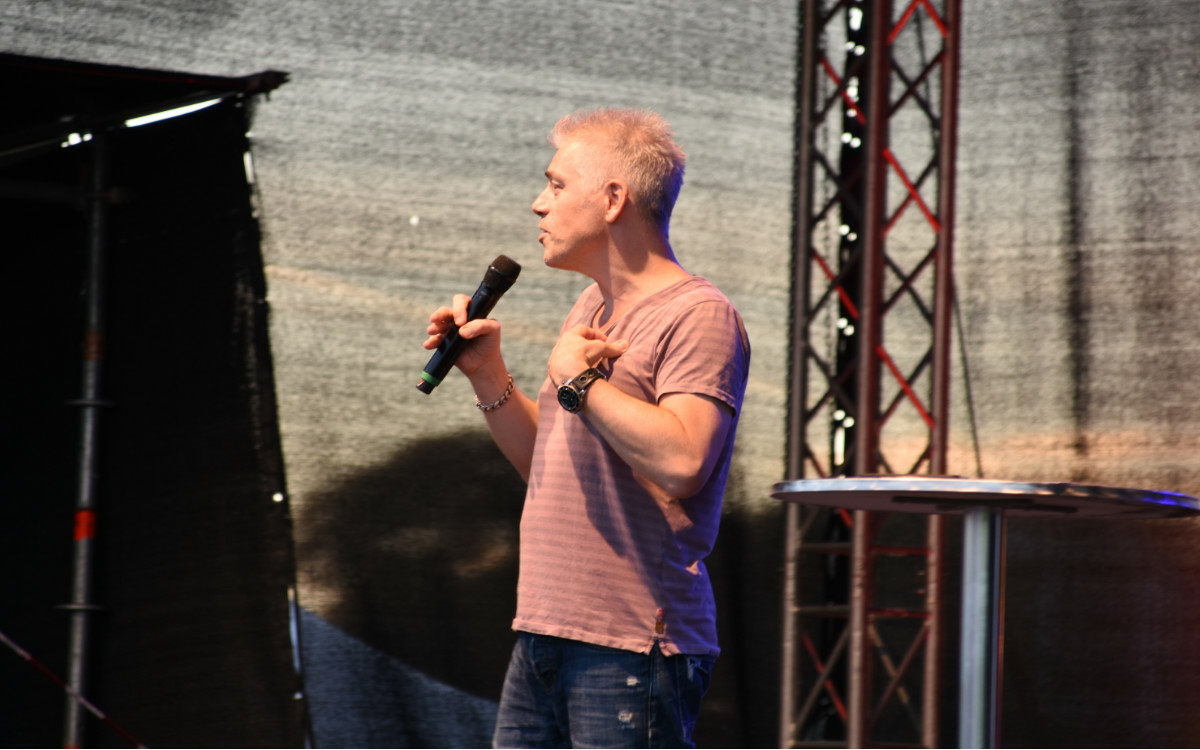 Michael Mittermeier auf der Seebühne in der Wilhelminenaue in Bayreuth. Foto: Christoph Wiedemann