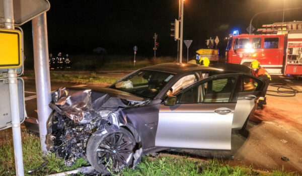 Kreuzungscrash in Oberfranken: Drei Schwerverletzte. Foto: News 5/Pascal Hörig