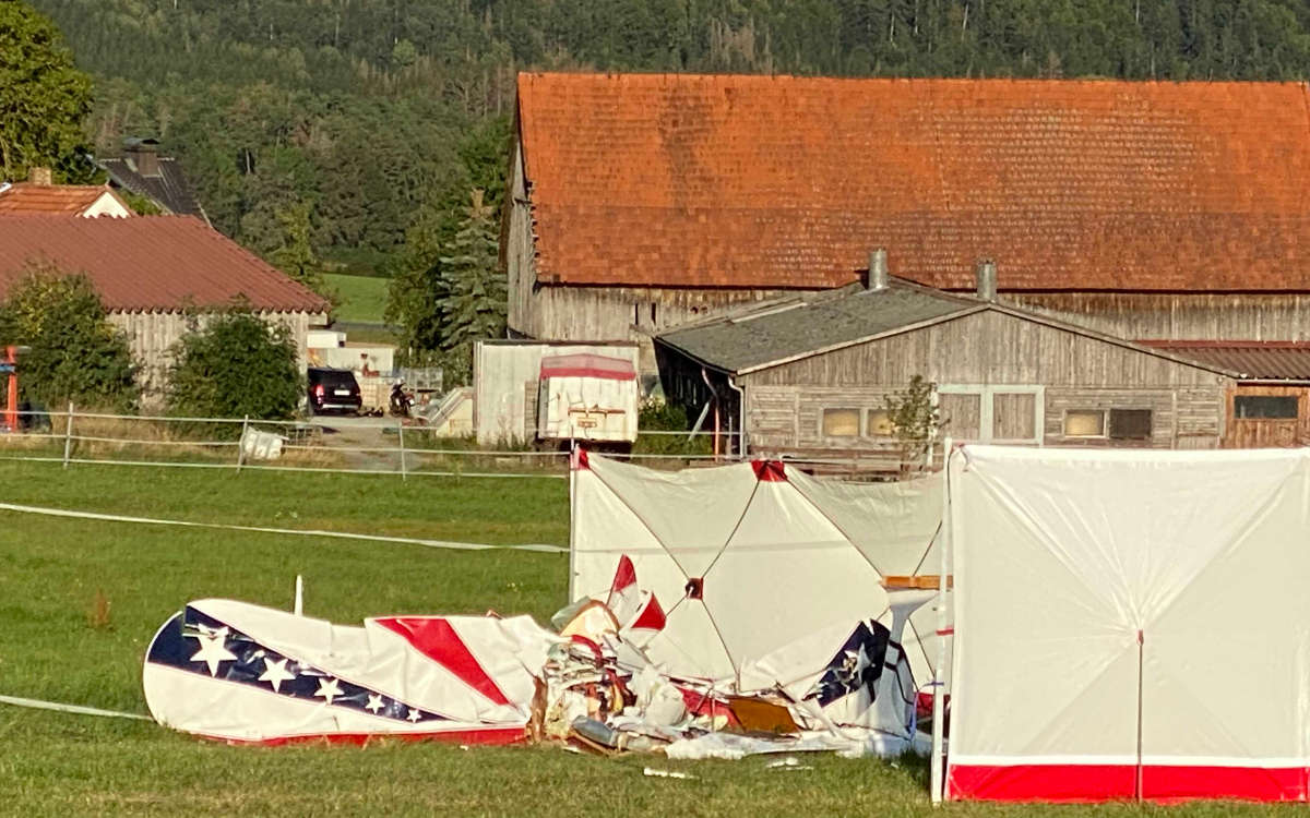 Kleinflugzeug in Oberfranken abgestürzt - Pilot tot. Foto: News5