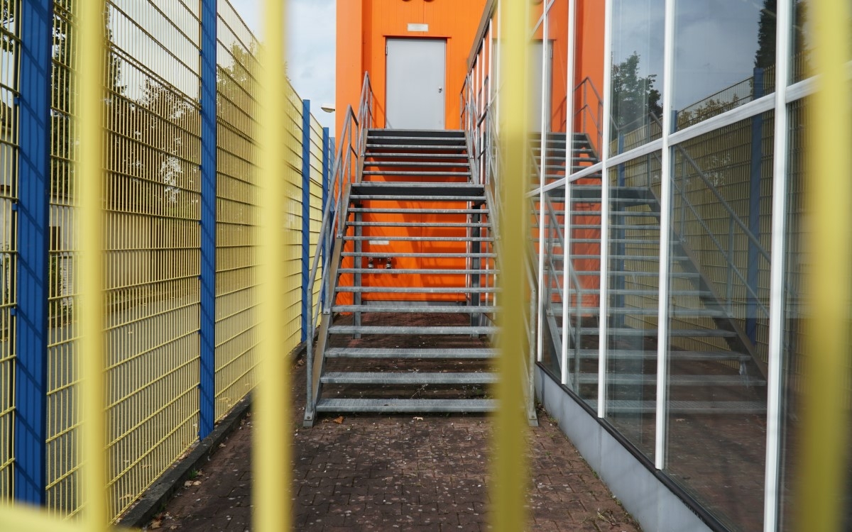 “Da kann man nicht wohnen”: Der leerstehende Baumarkt in der Bayreuther Königsbergstraße erhitzt die Gemüter. Foto: Raphael Weiß