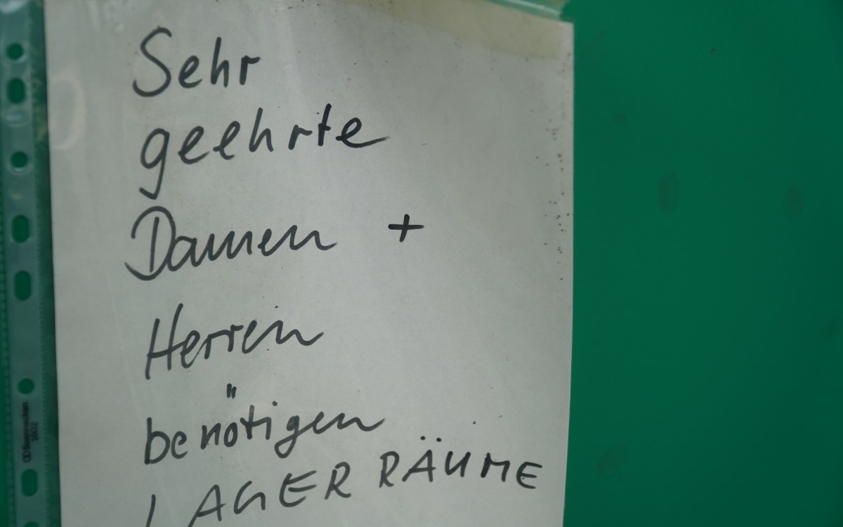 “Da kann man nicht wohnen”: Der leerstehende Baumarkt in der Bayreuther Königsbergstraße erhitzt die Gemüter. Foto: Raphael Weiß