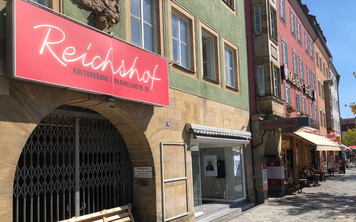 In die Immobilie des Reichshofs in Bayreuth zieht ein neues Geschäft. Foto: Christoph Wiedemann