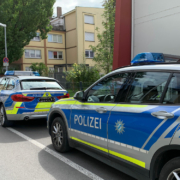 Fahrzeuge der Polizei. Foto: Katharina Adler