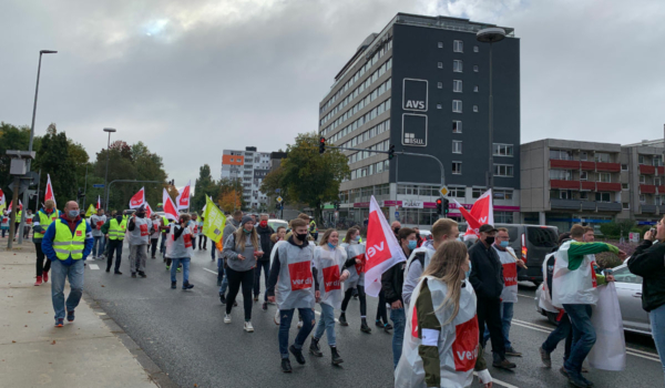 Großer Streik in Bayreuth: Über 250 Menschen haben sich in Bayreuth versammelt, um zu streiken. Foto: Katharina Adler