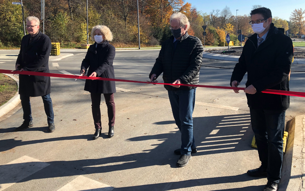 Am Donnerstag (5.11.2020) ist der Kreisverkehr Königsallee / Ochsenhut / Eremitenhofstraße für den Verkehr freigegeben worden. Foto: Raphael Weiß