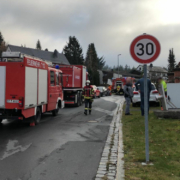 Ein Wohnhaus in Bischofsgrün im Kreis Bayreuth hat heute (11. November 2020) gebrannt. Ein enormes Aufgebot an Einsatzkräften war vor Ort. Foto: Raphael Weiß