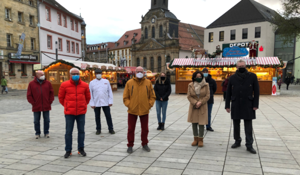 Am Montag (16.11.2020) wurde der Weihnachtsmarkt light in der Fußgängerzone in Bayreuth eröffnet. Foto: Raphael Weiß