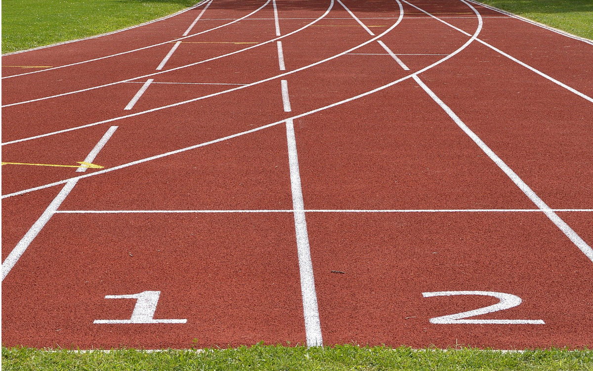 Schadstoffe unter dem Sportplatz: Sanierung an Bayreuther Volksschule wird teurer als erwartet