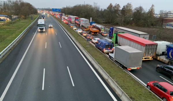 Aufgrund eines Pannenfahrzeugs staut es sich aktuell bis Bayreuth Nord. Foto: Redaktion