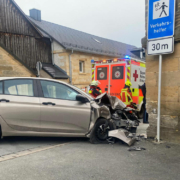 Auto kracht in Gesees in Hauswand. Foto: News5/Holzheimer