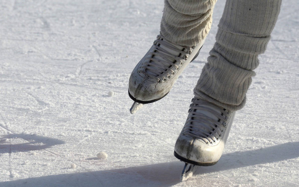 Es gibt die Idee einer temporären Eislaufbahn in Bayreuth. Im Bauausschuss wurde darüber informiert. Symbolfoto: pixabay