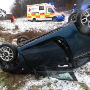 Unfall bei Ködnitz im Kreis Kulmbach: 27-Jährige schwer verletzt. Foto: Polizei