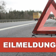 Eilmeldung: Unfall im Landkreis Bayreuth. Symbolfoto: Pixabay / Montage: Redaktion