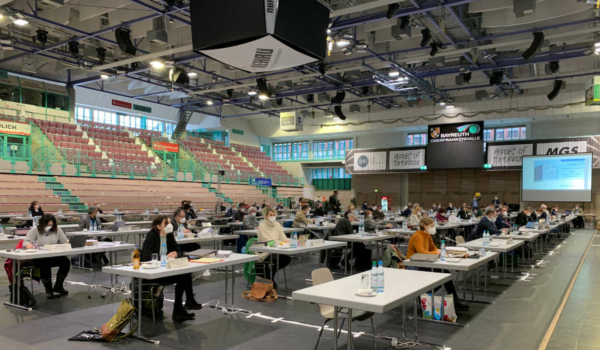 Der Stadtrat Bayreuth berät in der Oberfrankenhalle über den Haushalt 2021. Foto: Katharina Adler