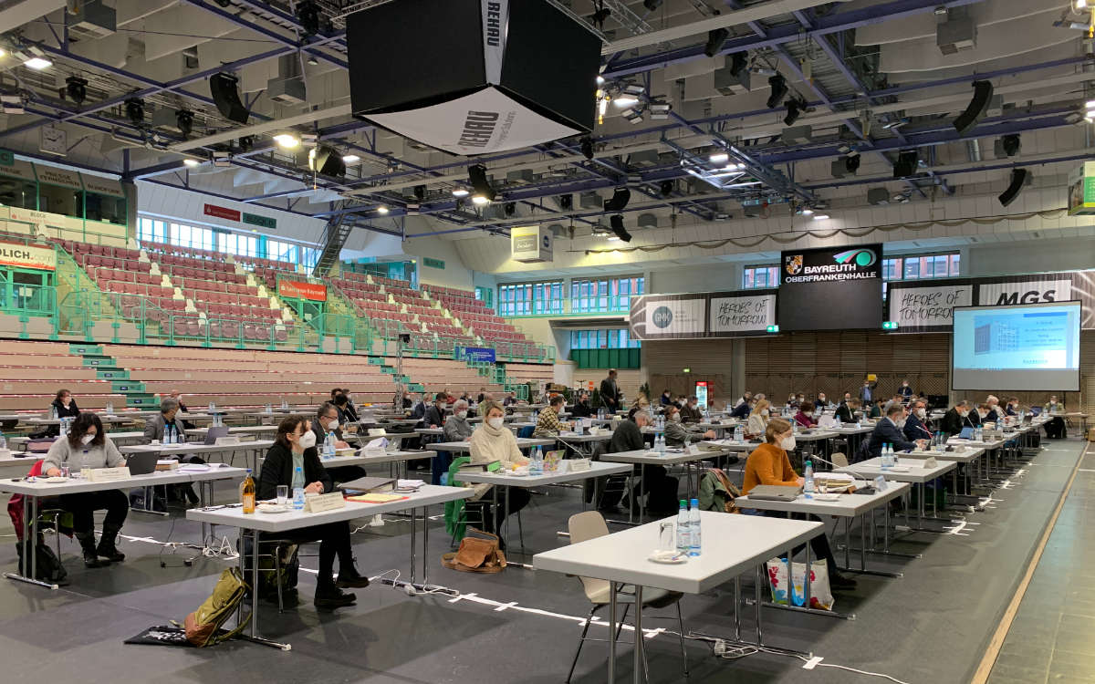 Der Stadtrat Bayreuth berät in der Oberfrankenhalle über den Haushalt 2021. Foto: Katharina Adler