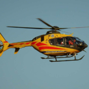 Ein Rettungshubschrauber musste einen 3-jährigen Jungen nach einem Autounfall in Mittelfranken ins Krankenhaus fliegen. Zwei weitere Personen wurden verletzt. Symbolfoto: Pixabay