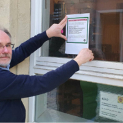 Kreisvorsitzender Ulf Boderius von den Grünen in Bayreuth bei der Aktion für Pflegeberufe. Foto: Grüne Bayreuth