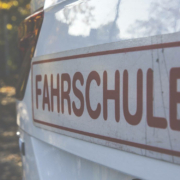 Ein Fahrschüler wurde während der Prüfung in einen Unfall verwickelt - und bestand dennoch. Symbolbild: pixabay