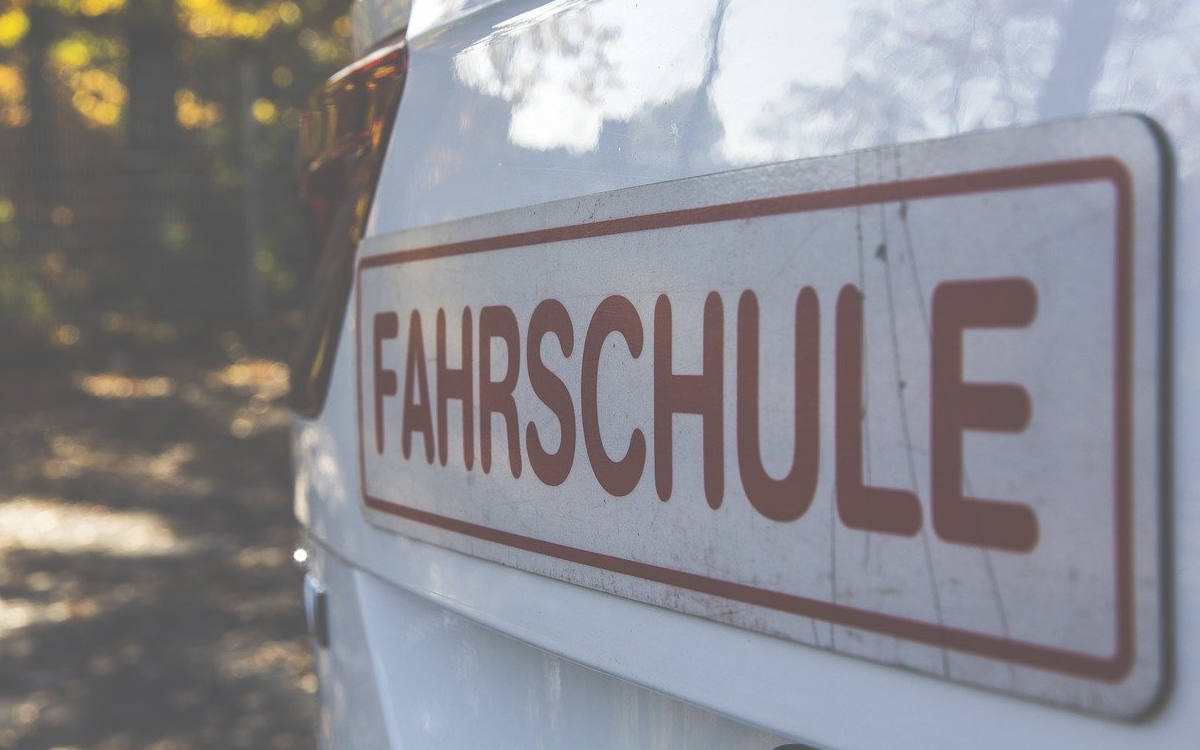 Ein Fahrschüler wurde während der Prüfung in einen Unfall verwickelt - und bestand dennoch. Symbolbild: pixabay