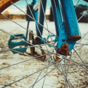 Ein Mann ist nach einem Sturz vom Fahrrad im Landkreis Kronach gestorben. Symbolbild: Pixabay