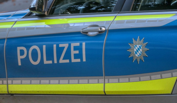 Auf der B85 im Kreis Kulmbach kam ein Autofahrer ums Leben. Symbolbild: pixabay