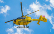 Unfall auf der B8 bei Neustadt/Aisch: Am Dienstag (17. Mai 2022) starb eine Person bei einem Frontalzusammenstoß, zwei weitere schweben in Lebensgefahr. Zwei Rettungshubschrauber sind im Einsatz. Symbolfoto: Pixabay