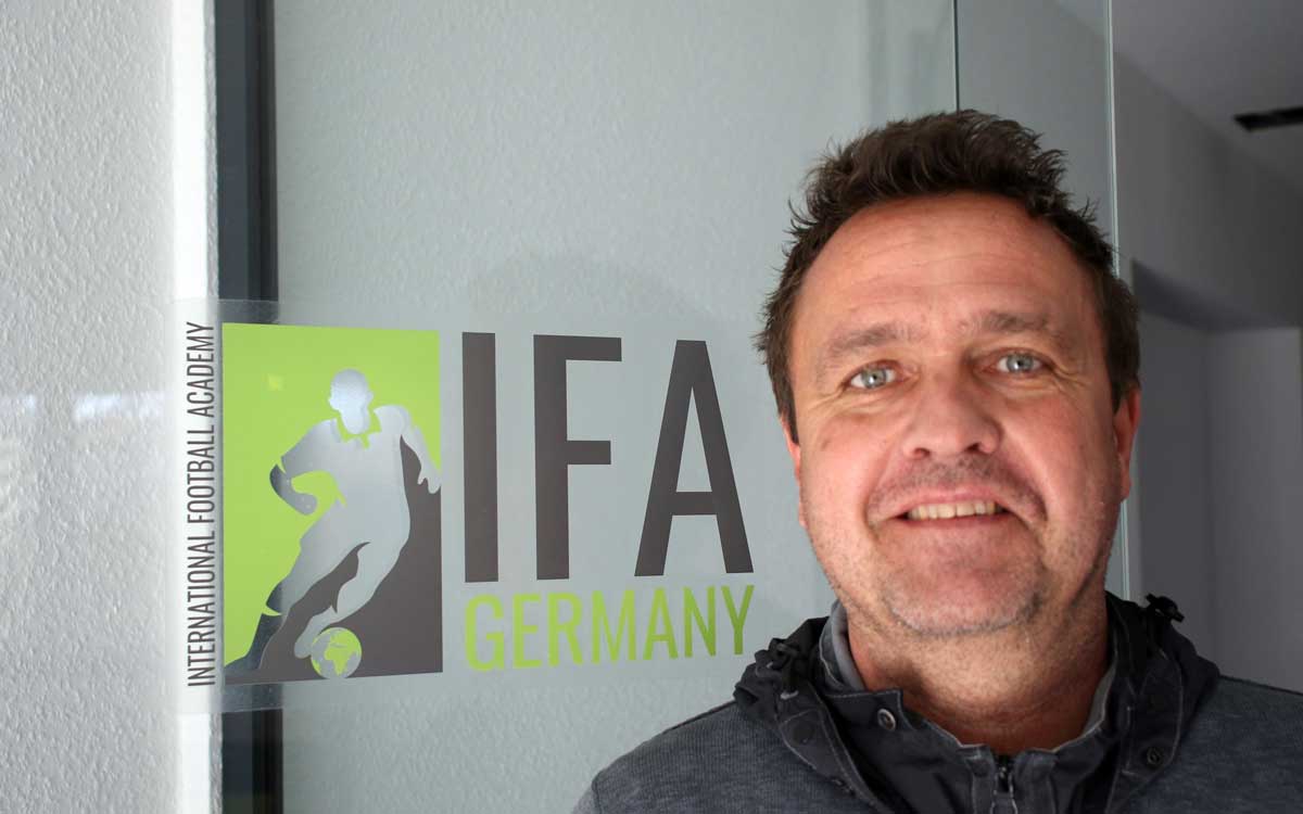 Thomas Kastler ist Initiator und Geschäftsführer der Internationalen Fußball Academy. Foto: Michael Horling