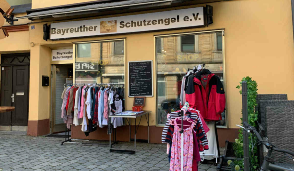 Das Geschäft von Schutzengel e.V. ist in der ehemaligen Metzgerei Löw in der Bayreuther Maxstraße. Archivfoto: Katharina Adler