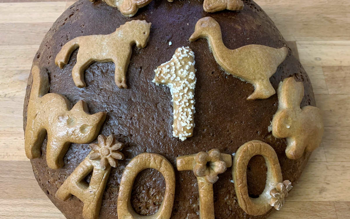 Andere Länder, andere Sitten: Eine in Düsseldorf lebende Japanerin hat bei der Bäckerei Lang in Bayreuth einen 1,5 Kilo schweren Laib Brot bestellt - aus einem ganz besonderen Grund. Foto: Bäckerei Lang