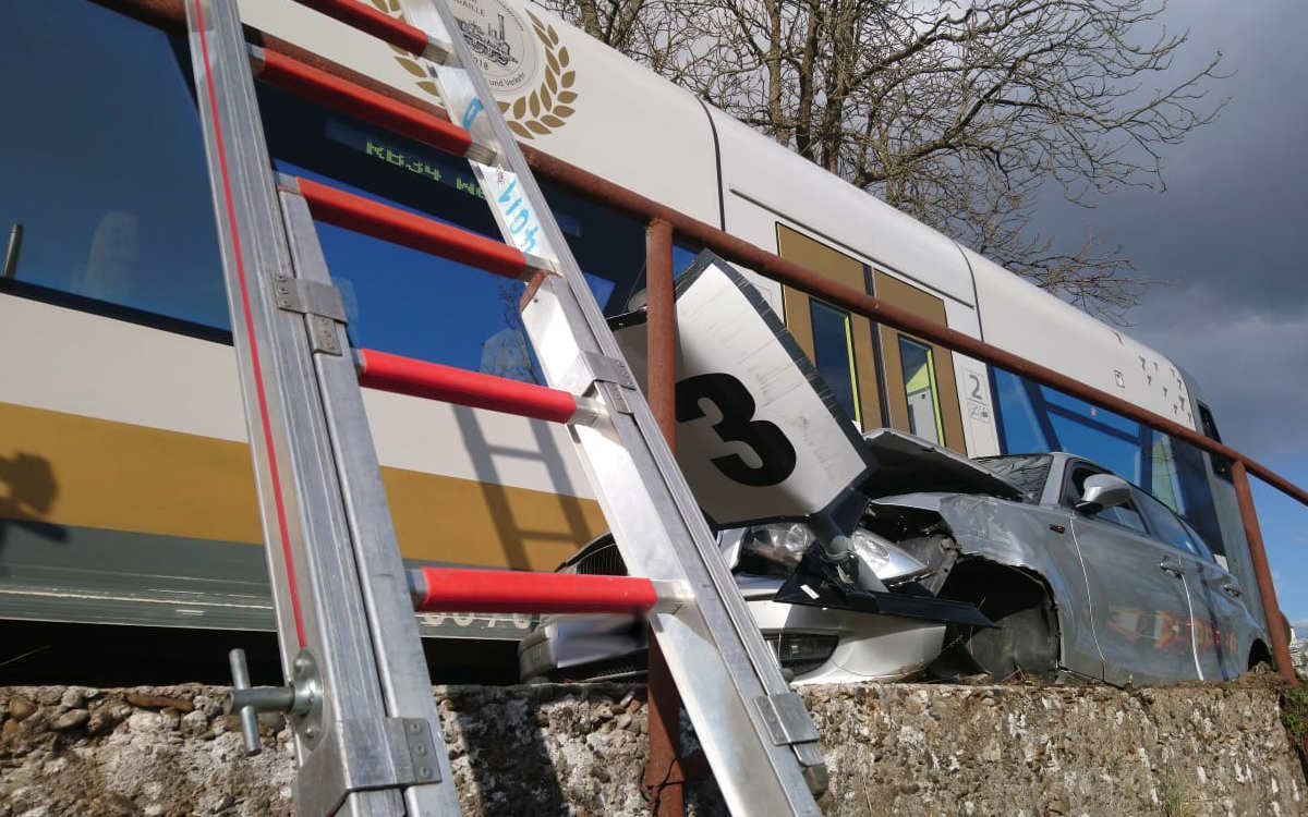 Unfall in Weidenberg an unbeschrankten Bahnübergang. Foto: Raphael Weiß