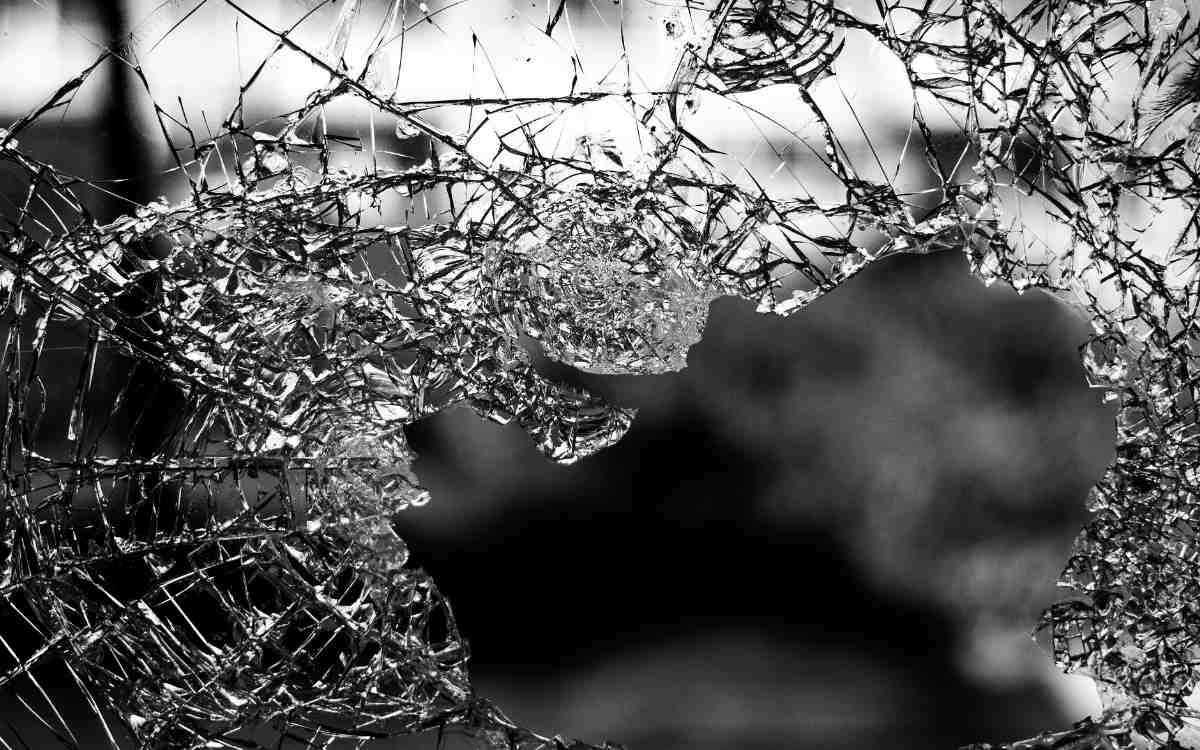 Ein Ladengeschäft in Schwarzenbach a.W. wurde Opfer sinnloser Gewalt. Bild: Pixabay