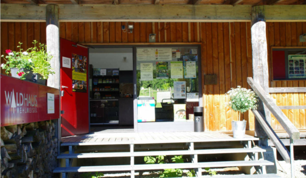 Der Wildpark Mehlmeisel ist für Jung und Alt immer einen Besuch wert. Foto: Wildpark Waldhaus Mehlmeisel