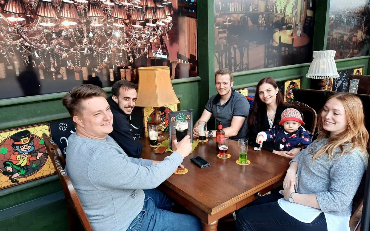 Seit Freitag (14. Mai 2021) hat das Irish Pub Dubliners in Bayreuth seinen Außenbereich wieder geöffnet. Das bt hat mit Betreiber Ralph Neidhardt gesprochen, wie es lief. Foto: privat