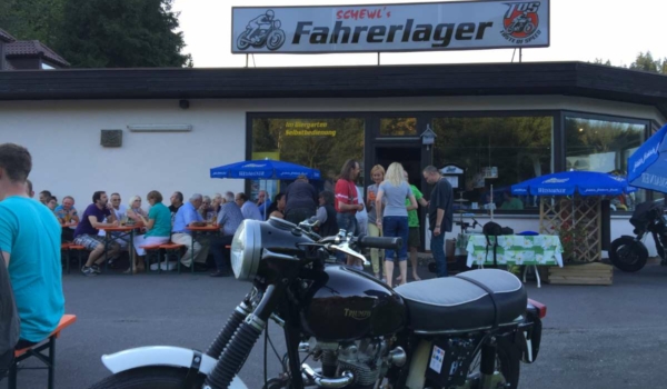 Das Bikerlokal Fahrerlager in Warmensteinach ist seit jeher Adresse für die Freunde der Freiheit auf zwei Rädern, doch es gibt ein Problem. Foto: Fahrerlager/Archiv