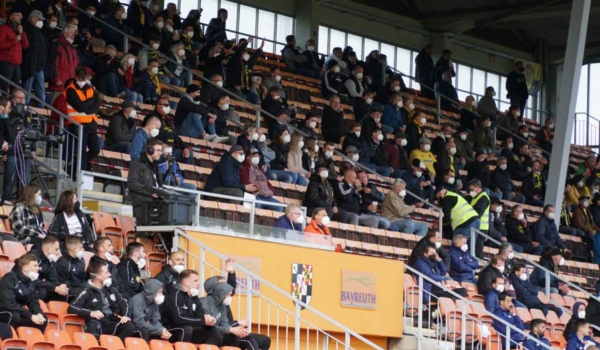 Am Samstag empfängt Bayreuth den FC Schweinfurt 05 vor Fans. Die Polizei erwartet auch Fans der Gastmannschaft. Archivfoto: Raphael Weiß