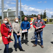 Anwohner in Neudorf bei Pegnitz klagen über Lärm der Autobahn. Silke Launert (CSU) war vor Ort. Foto: Silke Launert