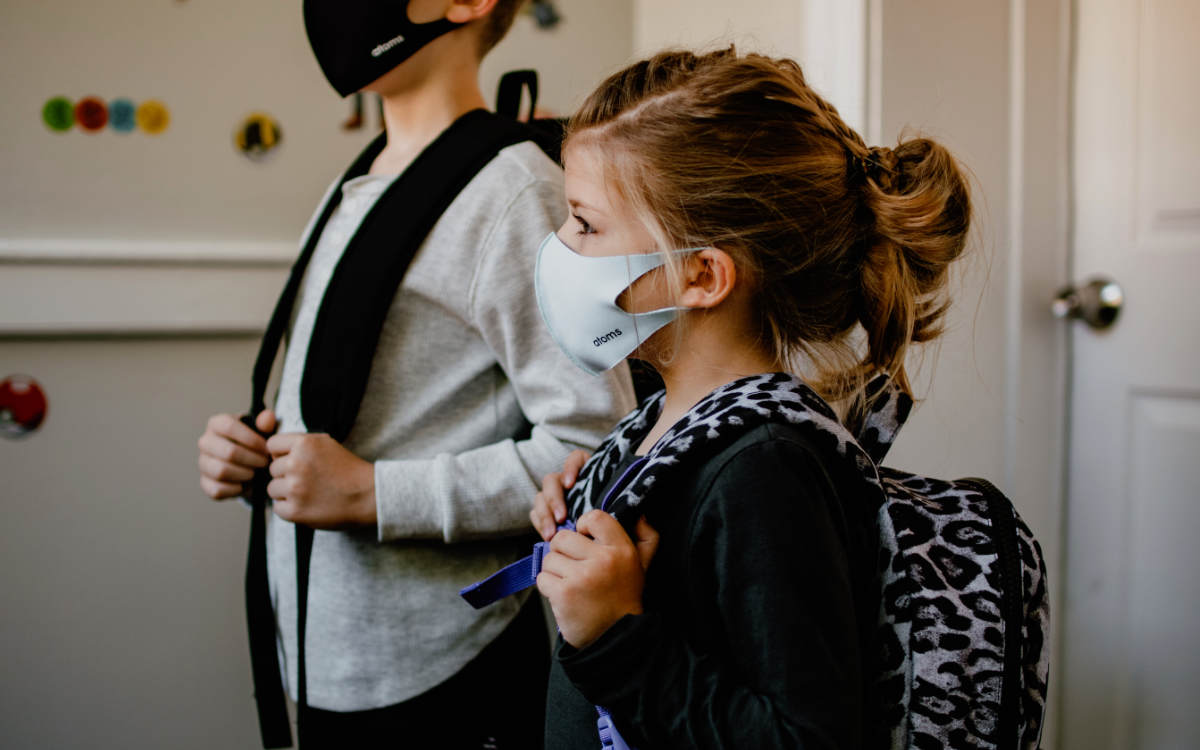 Der bayerische Ministerpräsident Markus Söder will auch für Kinder ab zwölf Jahren eine Impfpflicht. Symbolbild: Unsplash/Kelly Sikkema